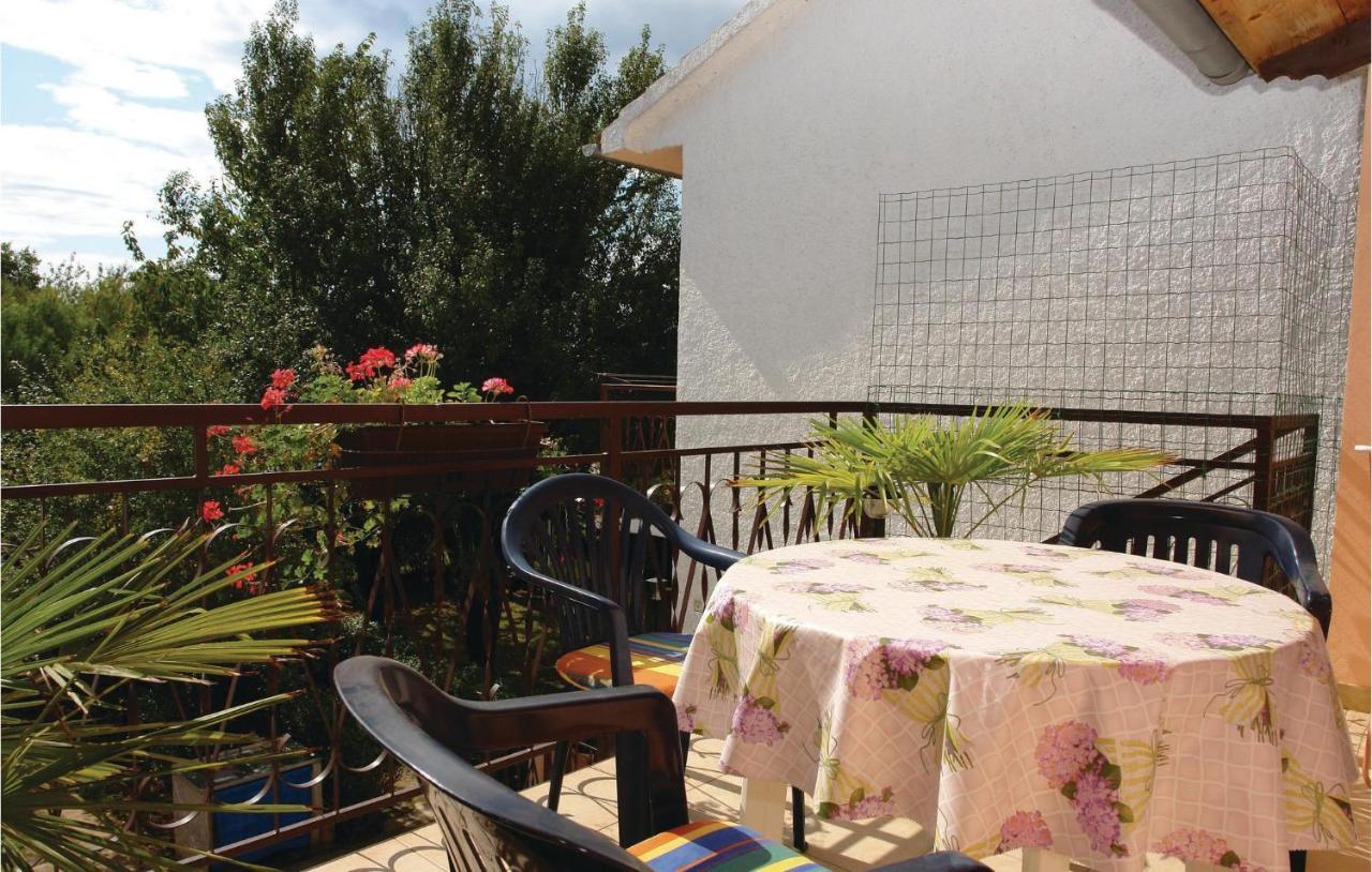 Nice Apartment In Pula With Wifi Екстер'єр фото