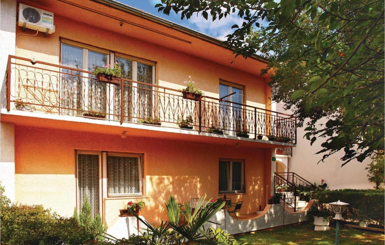 Nice Apartment In Pula With Wifi Екстер'єр фото