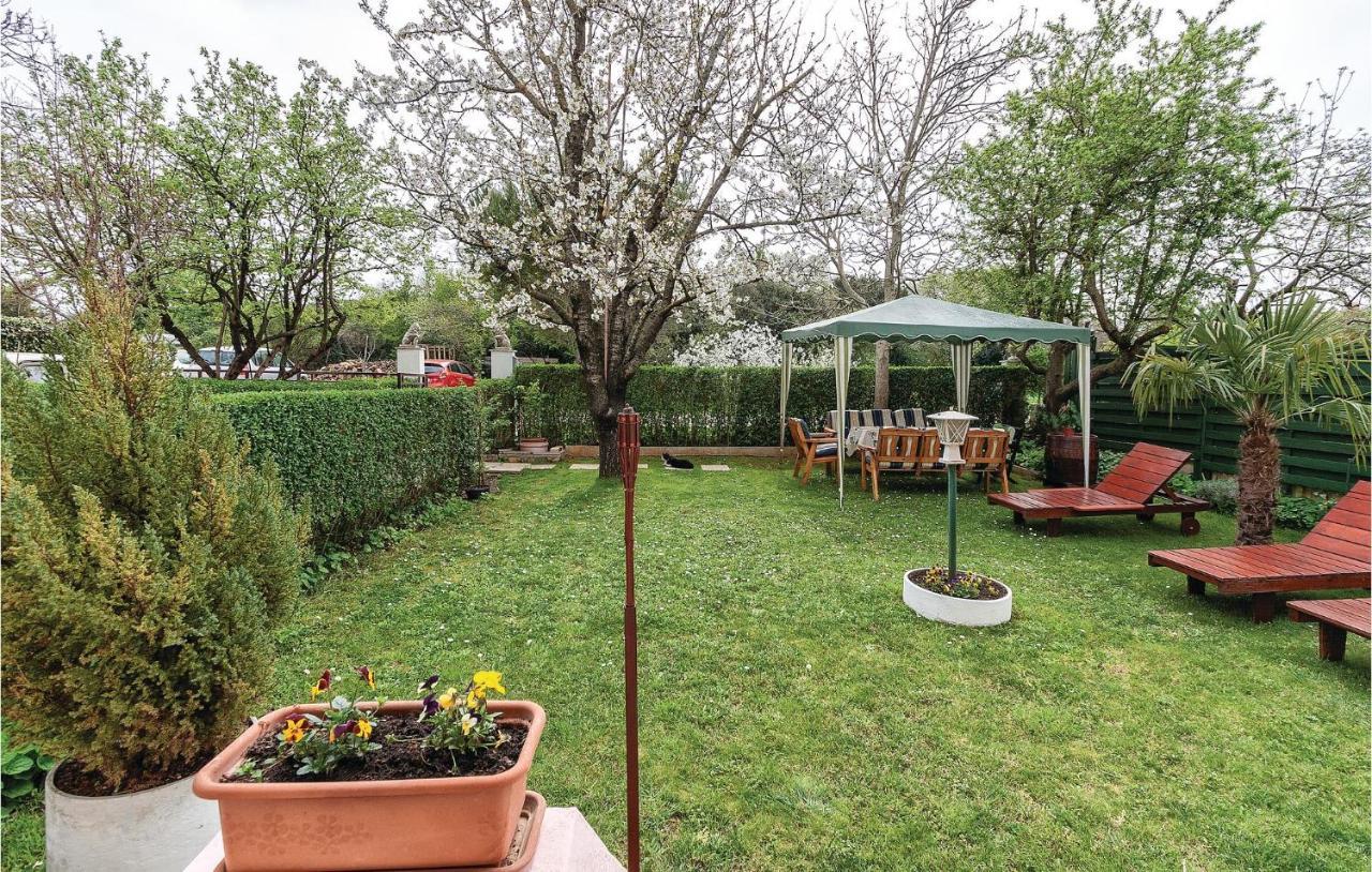 Nice Apartment In Pula With Wifi Екстер'єр фото