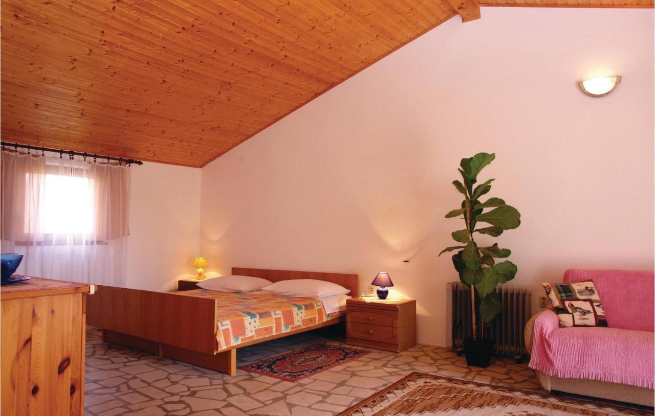 Nice Apartment In Pula With Wifi Екстер'єр фото
